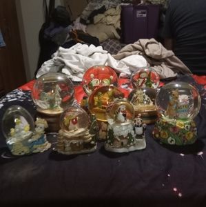 9 light up snow globs